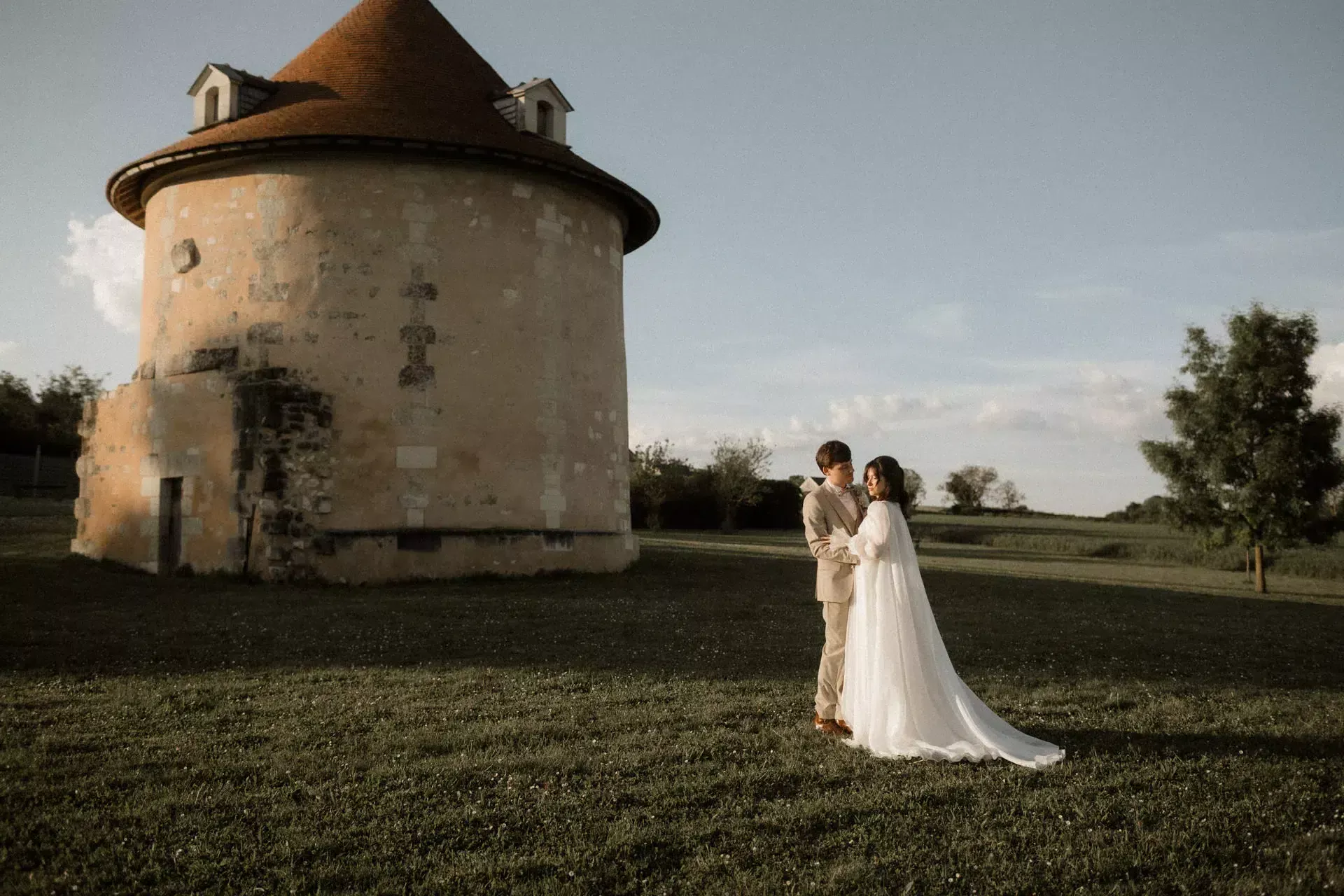 Photo d un couple de mariés en region Touraine