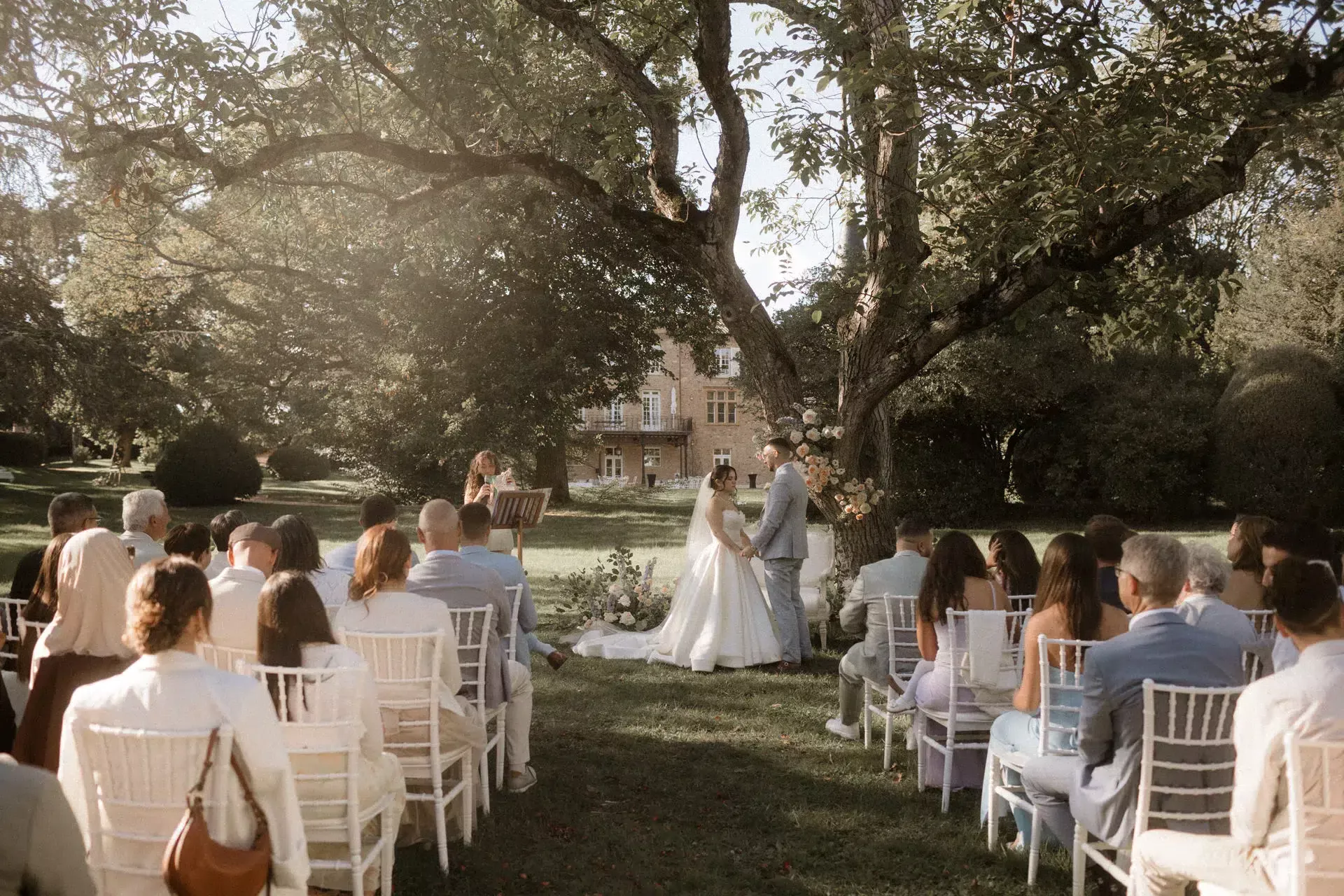 Photographe mariage au Château de Champ-Renard dans le Beaujolais